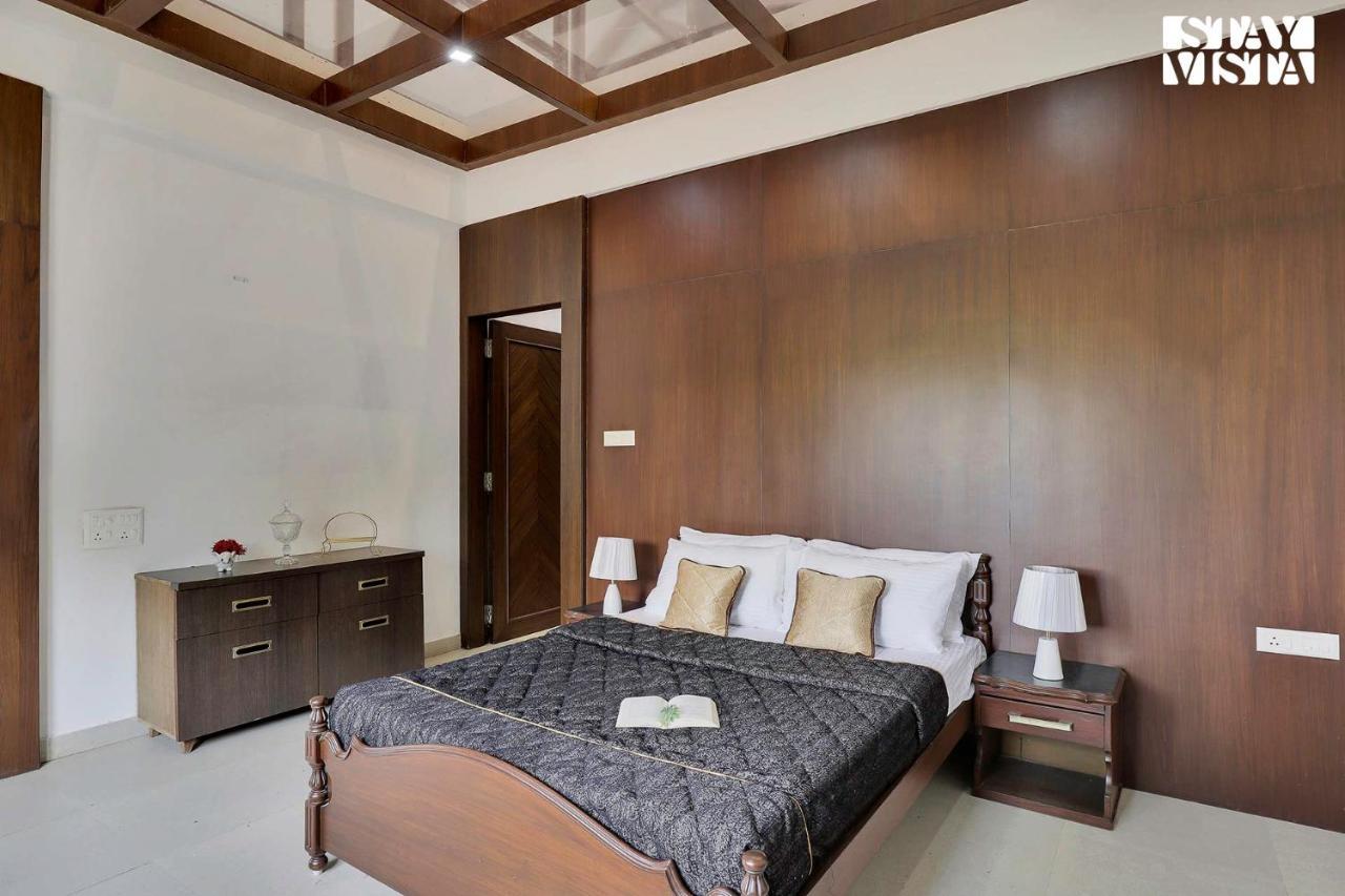 Stayvista'S Lakeside Whispers - Lake & Mountain-View Villa With Lawn & Indoor-Outdoor Games Nagpur Extérieur photo