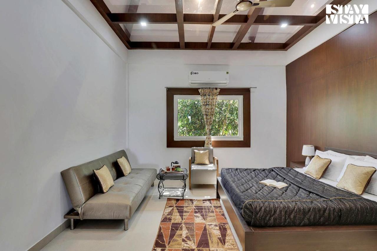 Stayvista'S Lakeside Whispers - Lake & Mountain-View Villa With Lawn & Indoor-Outdoor Games Nagpur Extérieur photo