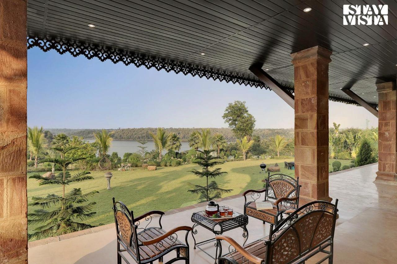 Stayvista'S Lakeside Whispers - Lake & Mountain-View Villa With Lawn & Indoor-Outdoor Games Nagpur Extérieur photo